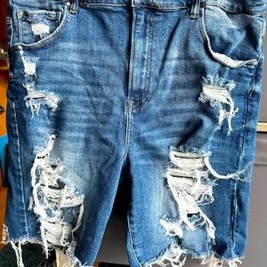 Risen 2X distressed Bermuda shorts